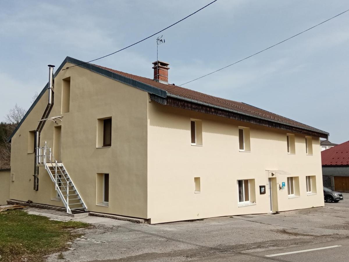 Les P'Tites Pistes Panzió Chaux-des-Pres Kültér fotó